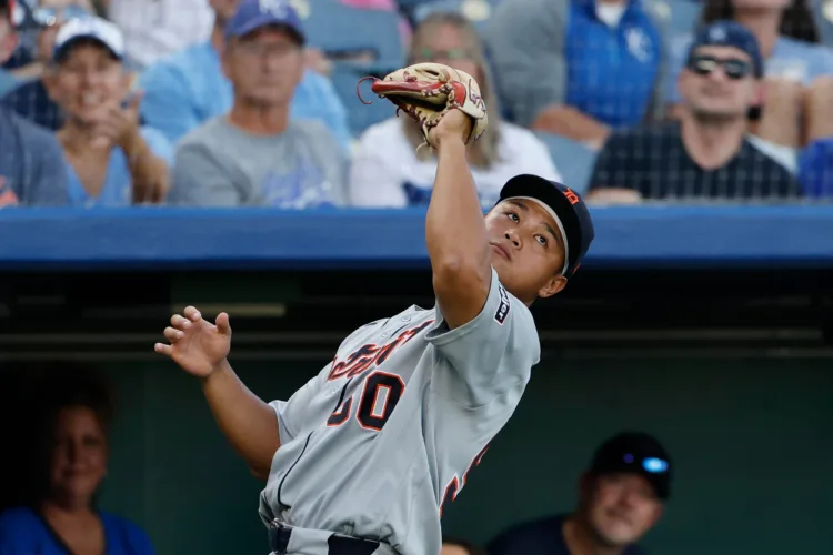 Royals beat the Tigers 3-1 as Wacha goes 7 innings and Isbel, Perez homer